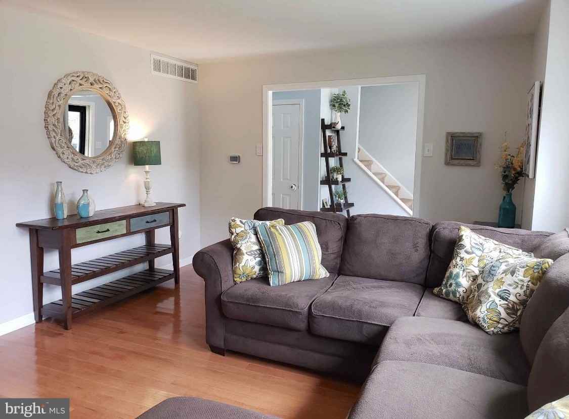 824 Liberty Dr #NA - Photo 2 of 11