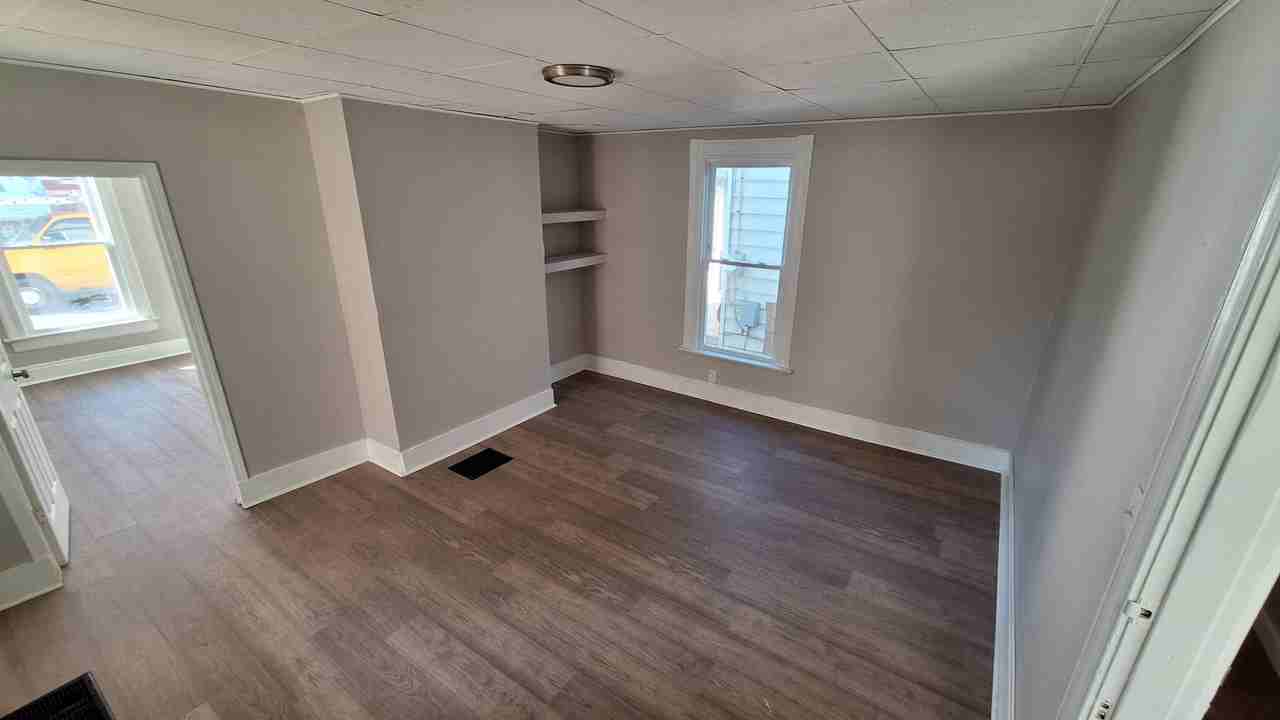 530 Corwin St #NA - Photo 5 of 18