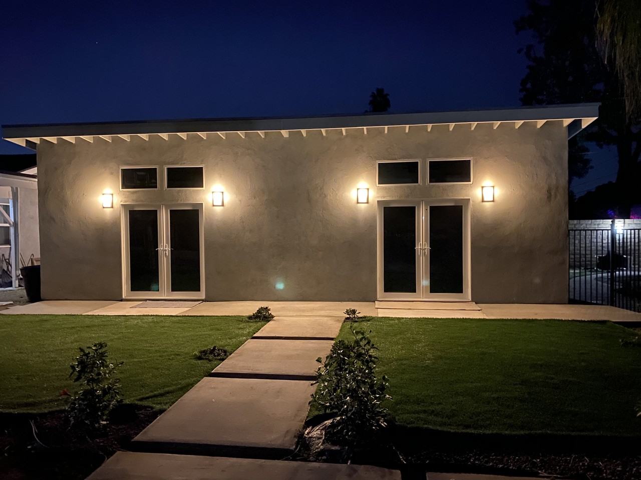 9151 White Oak Ave - Photo 2 of 23