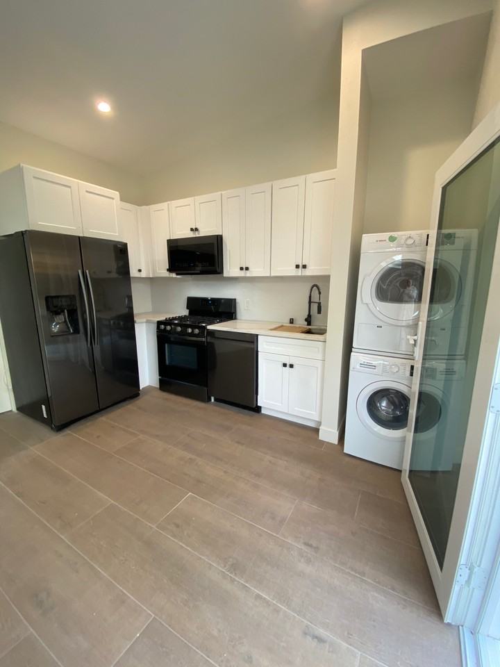 9151 White Oak Ave - Photo 3 of 23