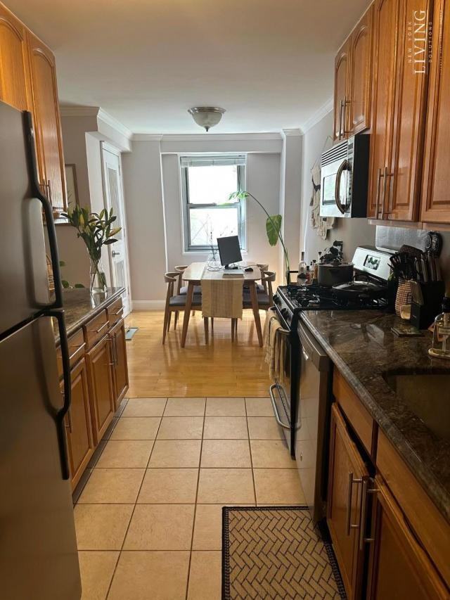 50 W 97th St - Photo 4 of 9