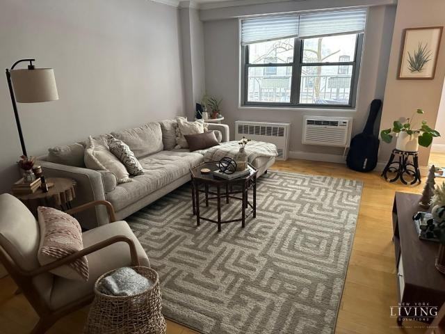 50 W 97th St - Photo 7 of 9