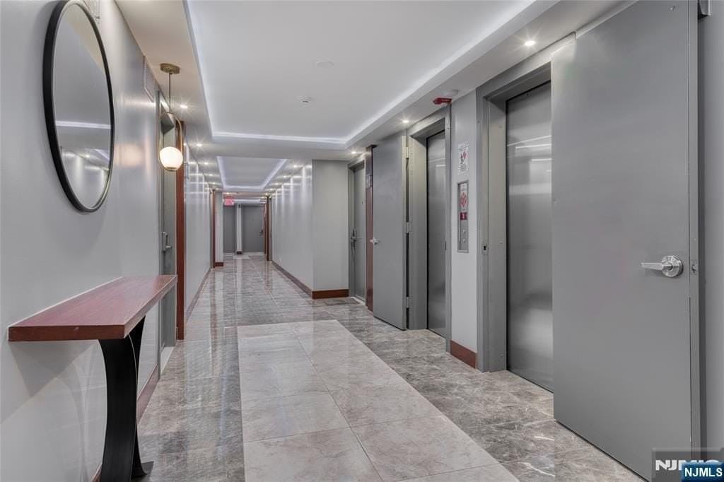 121 S Munn Ave - Photo 6 of 8