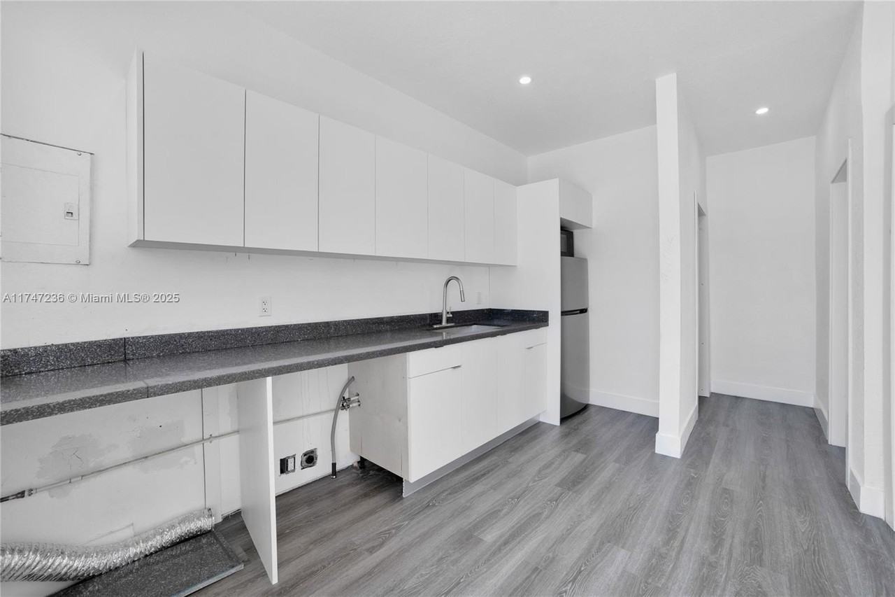 10272 Sw 178th St #1 - Photo 5 of 8