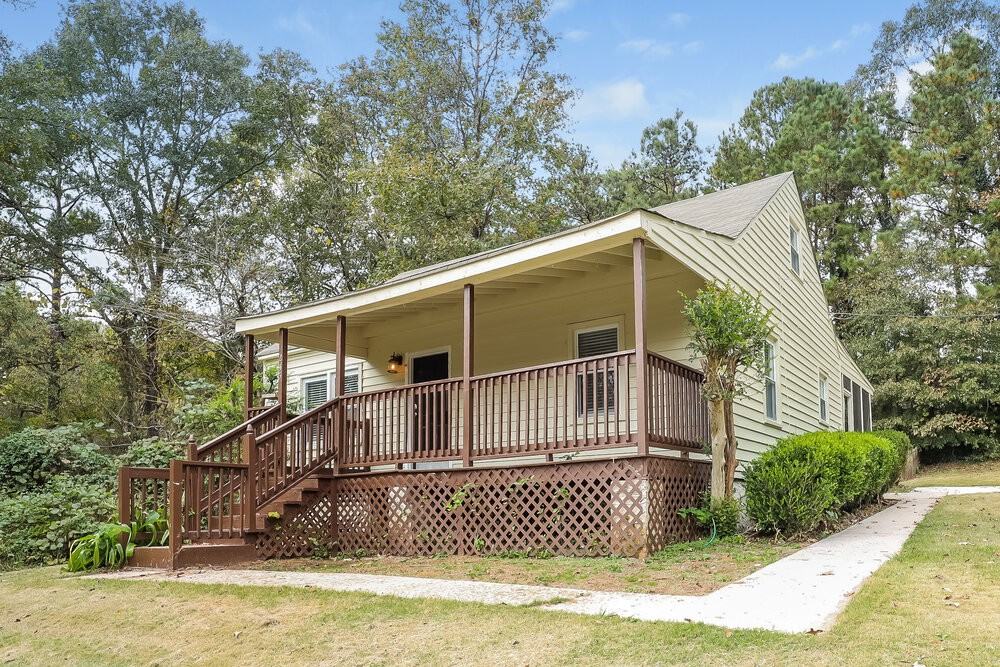245 Pinehurst Dr - Photo 2 of 17