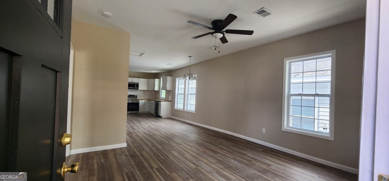 884 Thurmond St Nw - Photo 7 of 29