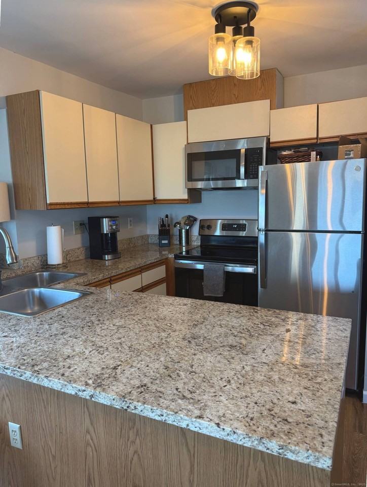 104 Northwind Dr - Photo 7 of 18