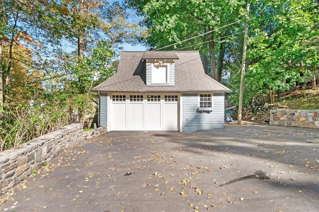 750 Bedford Rd - Photo 2 of 34