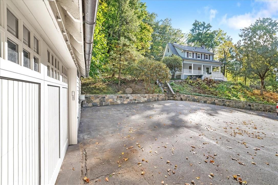 750 Bedford Rd - Photo 3 of 34
