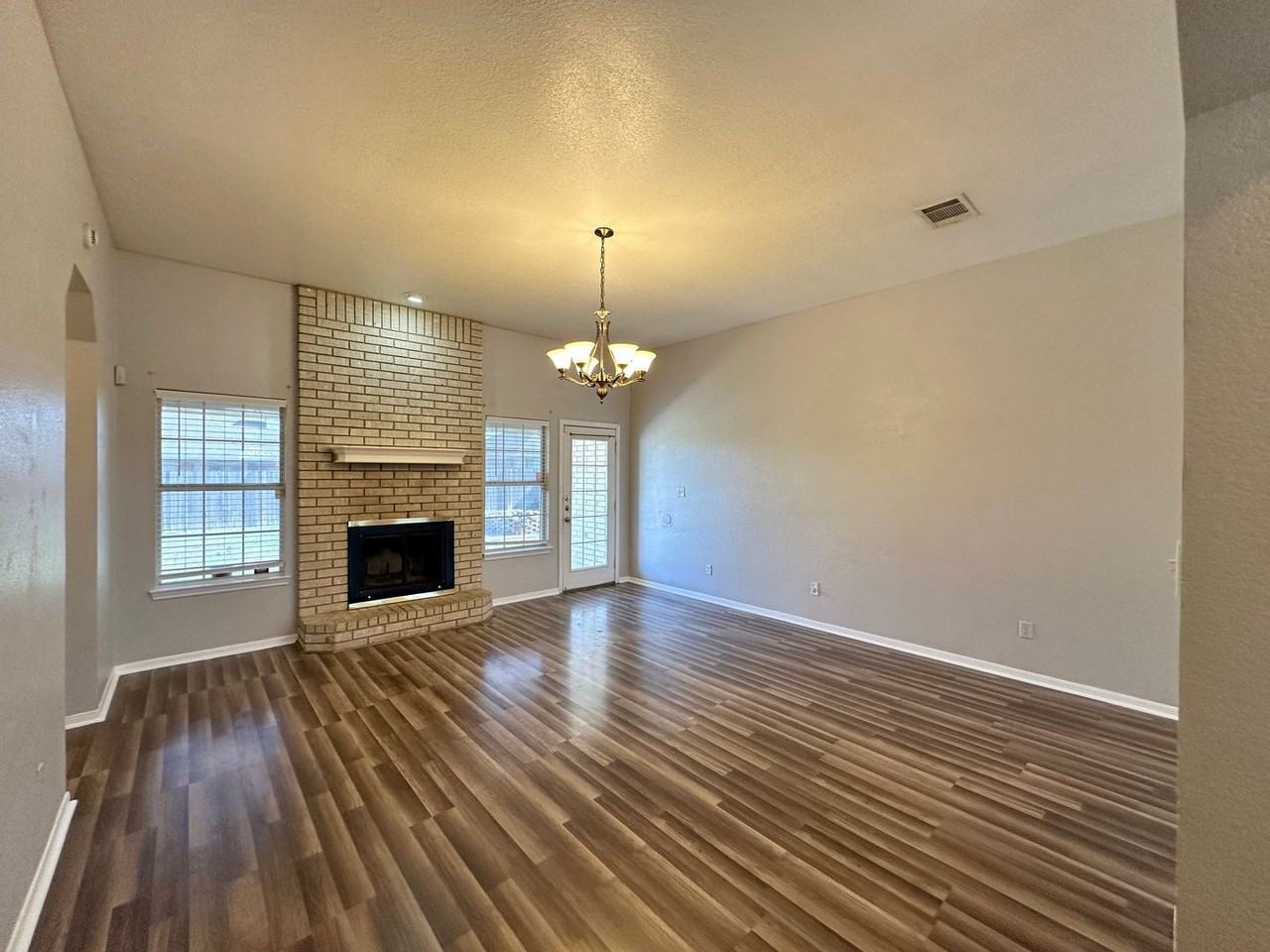 5504 Jim Ave - Photo 3 of 34
