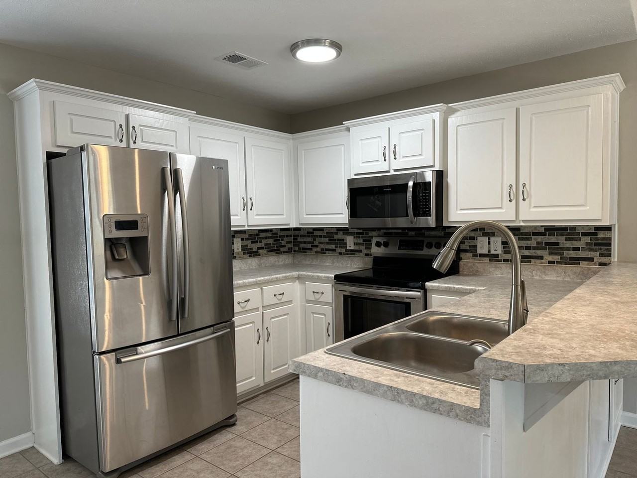 115 Carriage Cv - Photo 3 of 37