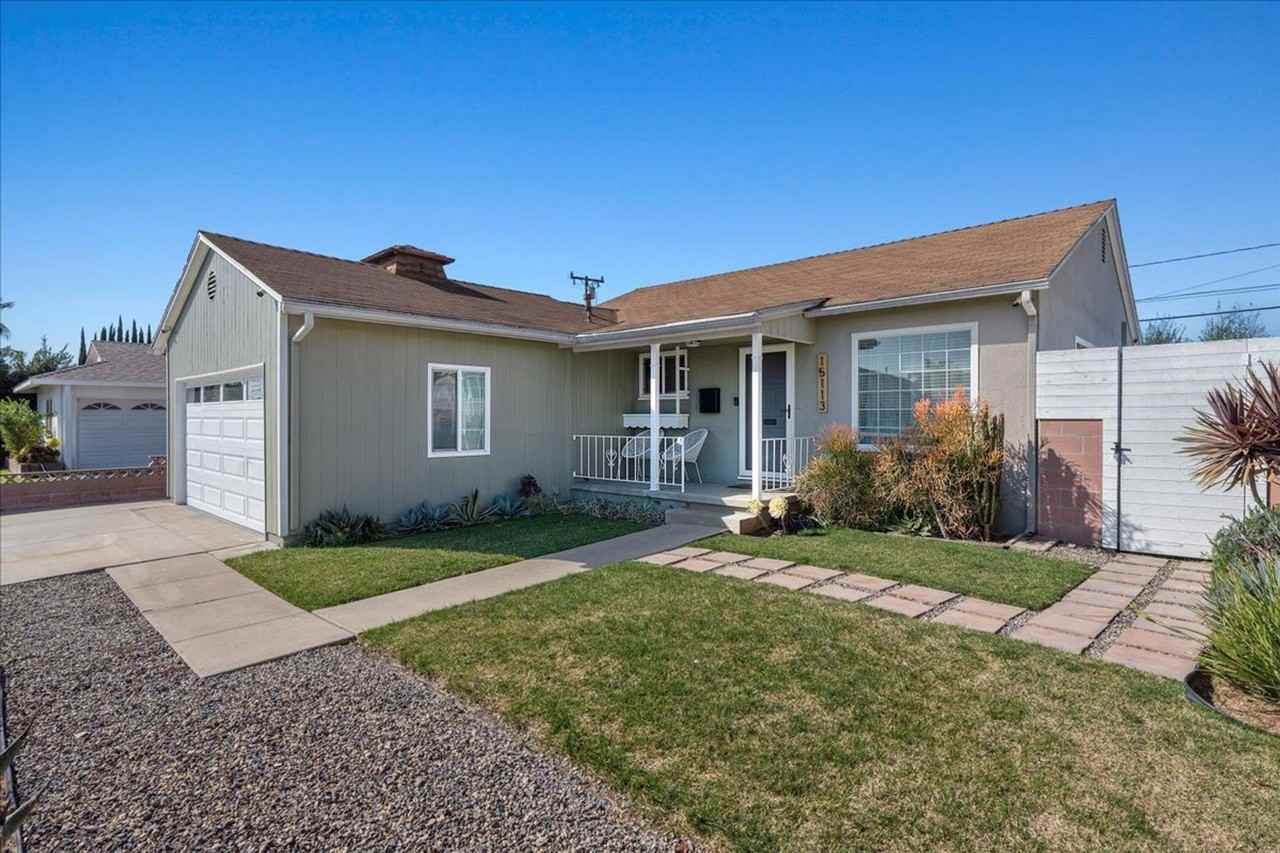 15113 Cranbrook Ave - Photo 2 of 39