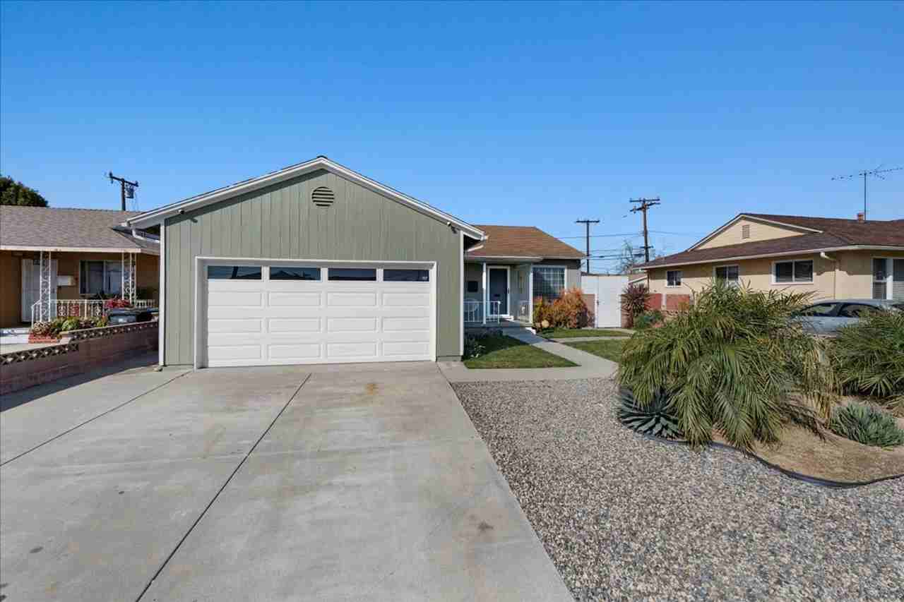 15113 Cranbrook Ave - Photo 3 of 39