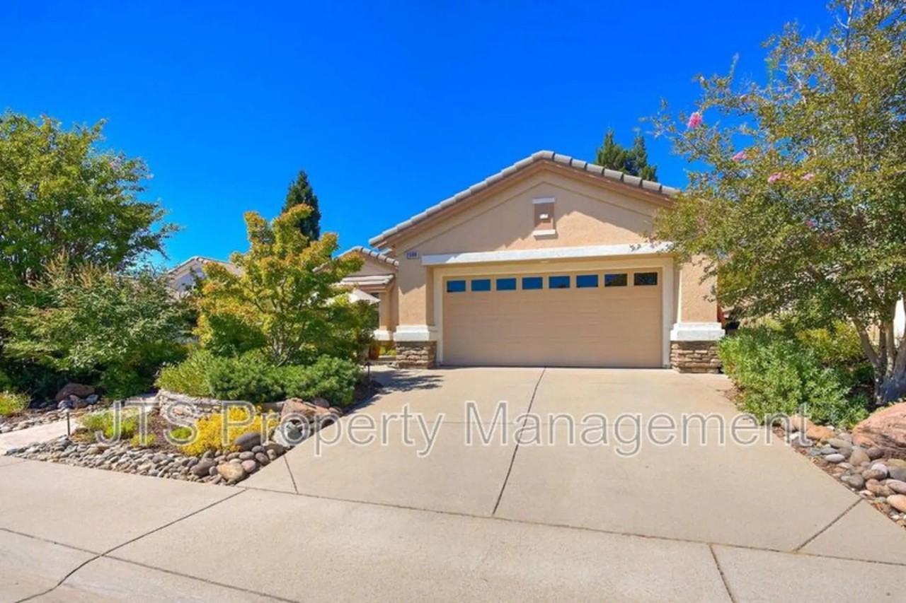 2688 Woodacre Ln - Photo 3 of 50