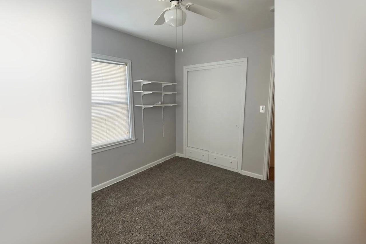 1915 52nd St - Photo 3 of 9