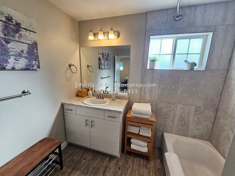 1181 Main St #B - Photo 3 of 24