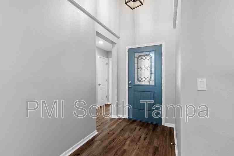 10602 Massimo Dr - Photo 3 of 29