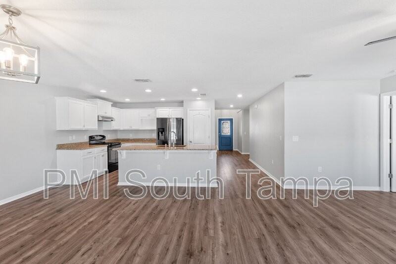 10602 Massimo Dr - Photo 7 of 29