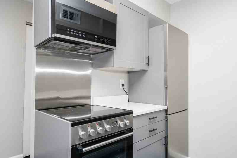 413 W 14th St - Photo 4 of 18