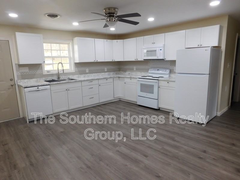 1650 Ward Rd - Photo 3 of 14