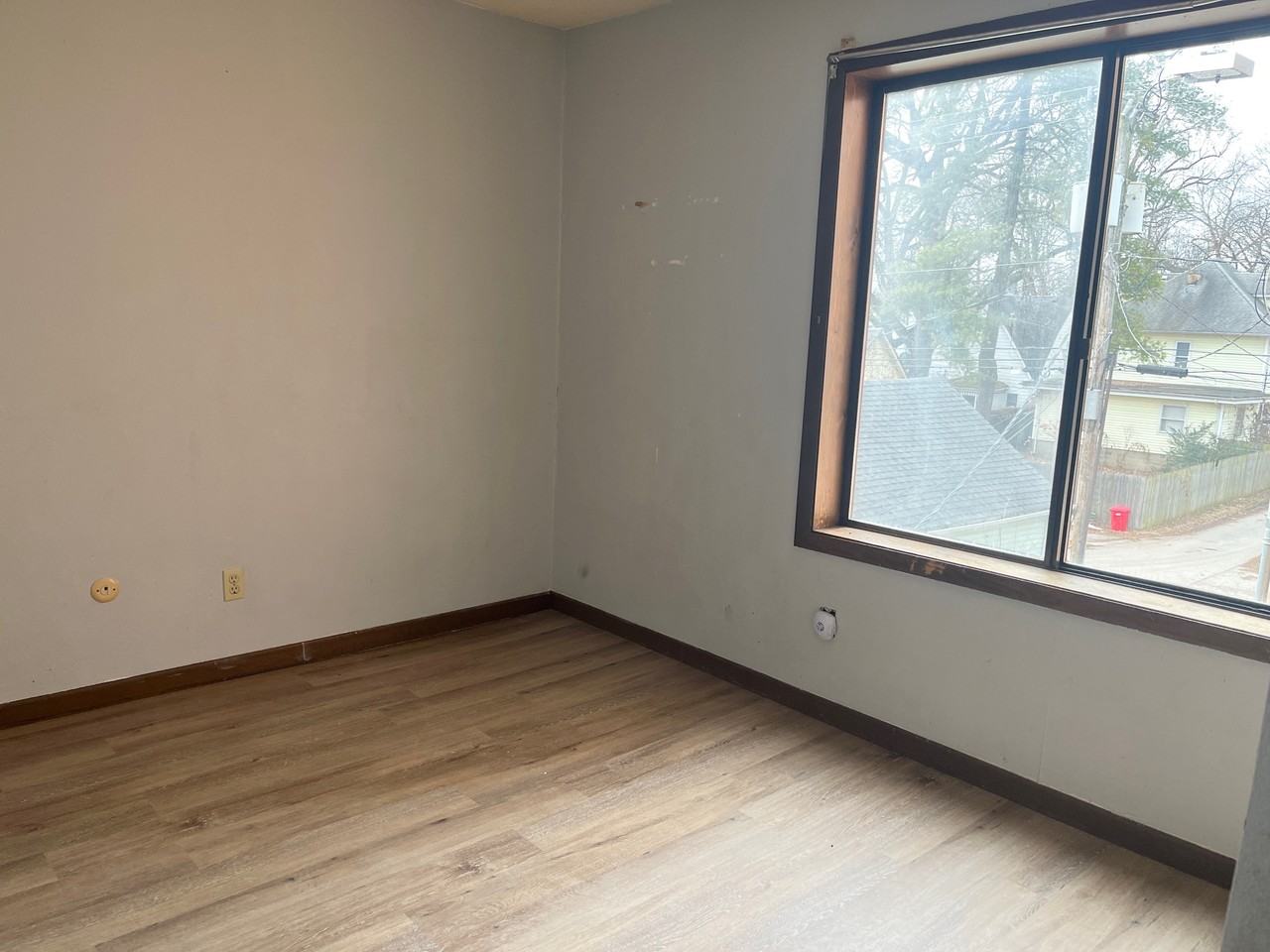 619 S Walnut St - Photo 2 of 4