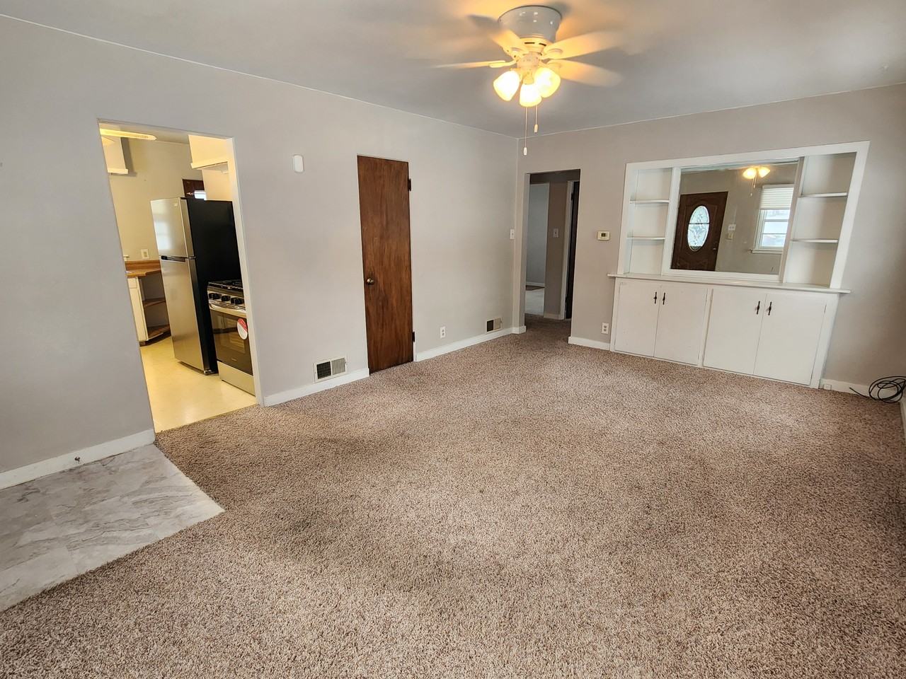 2312 S Cypress St - Photo 3 of 10