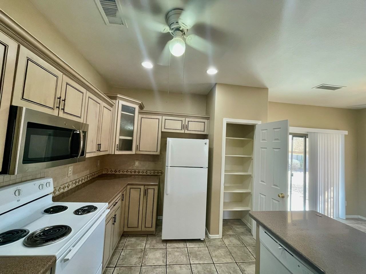 99 3rd Ave W - Photo 6 of 26