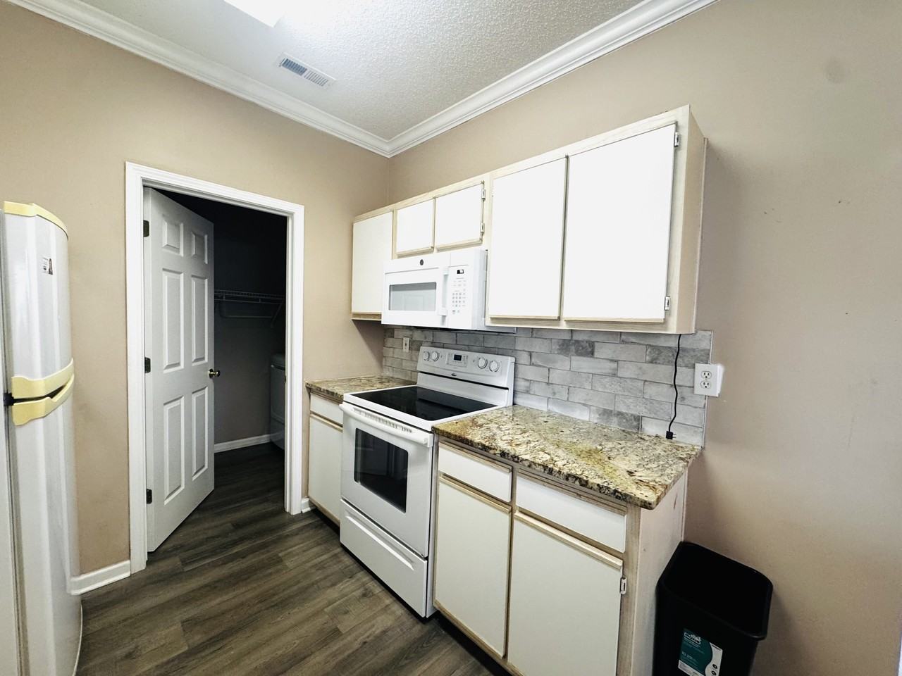 4929 Pond Shoals Ct #101 - Photo 7 of 29