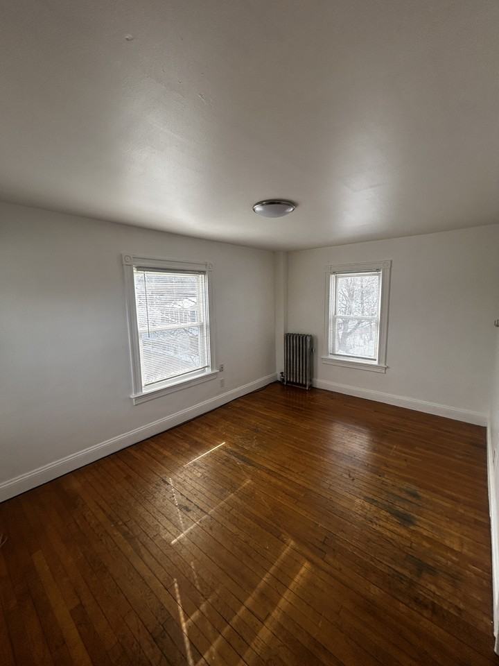 15 Middle St - Photo 5 of 6