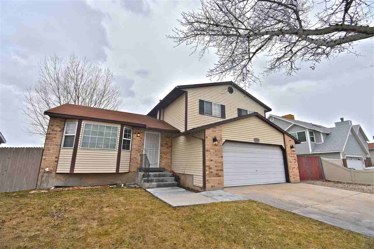 3751 Sw - Photo 2 of 32