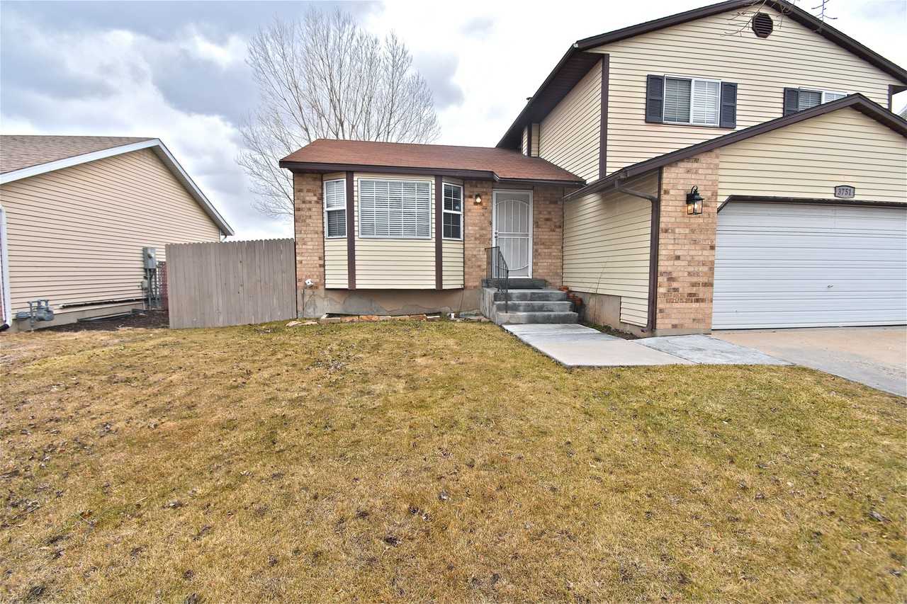 3751 Sw - Photo 3 of 32