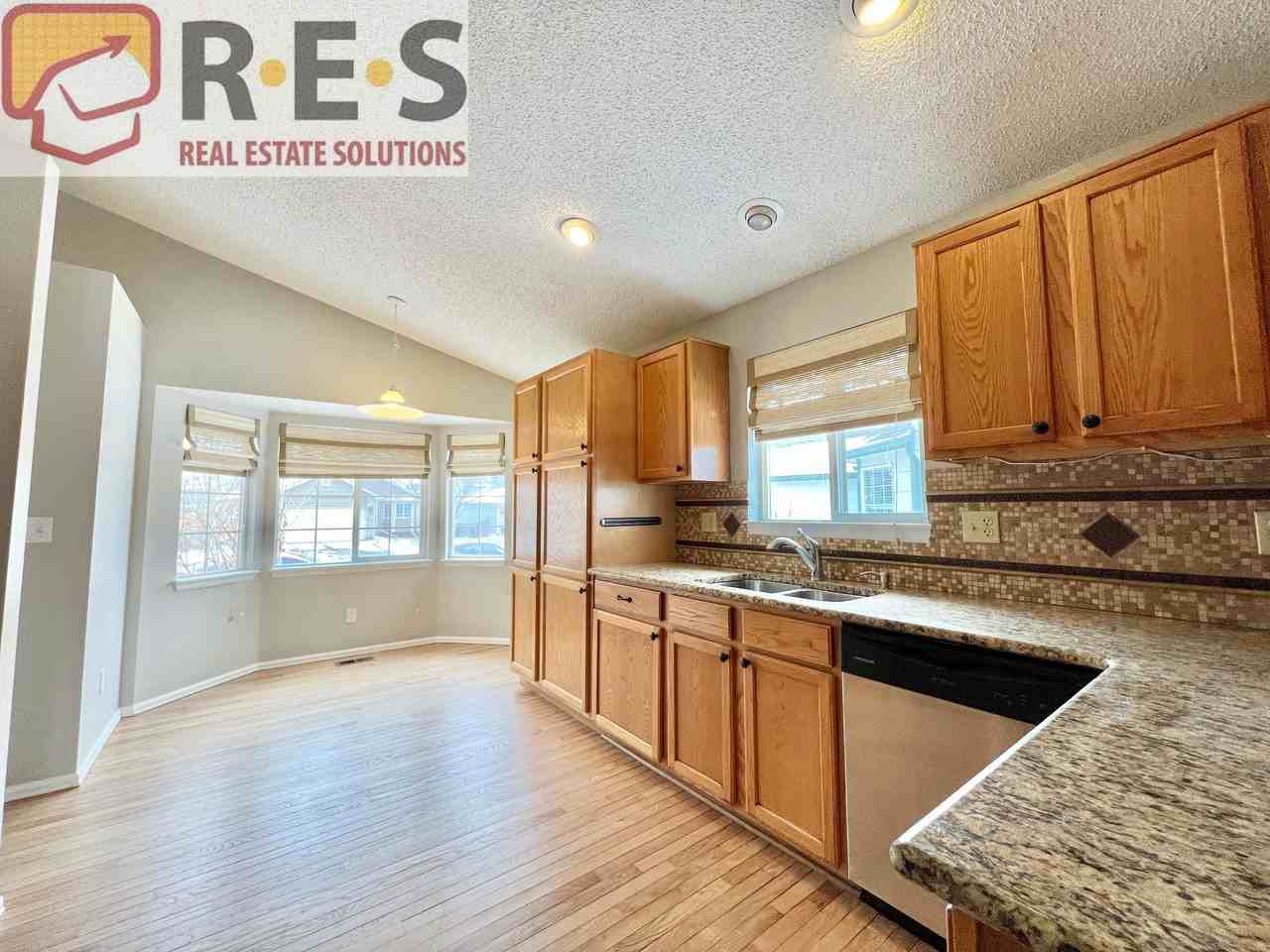 12529 Elm Ln - Photo 3 of 21