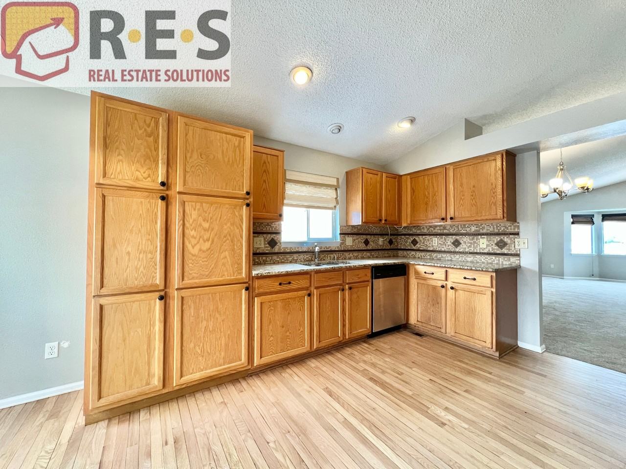 12529 Elm Ln - Photo 6 of 21