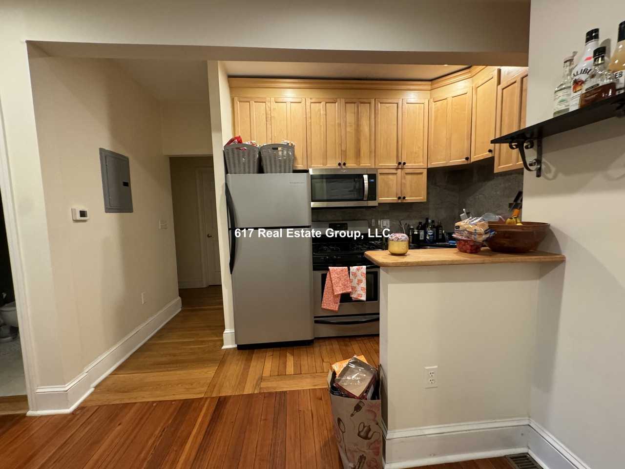 191 Winthrop Rd #2 - Photo 2 of 7