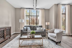 featured image of 6455 Monroe St