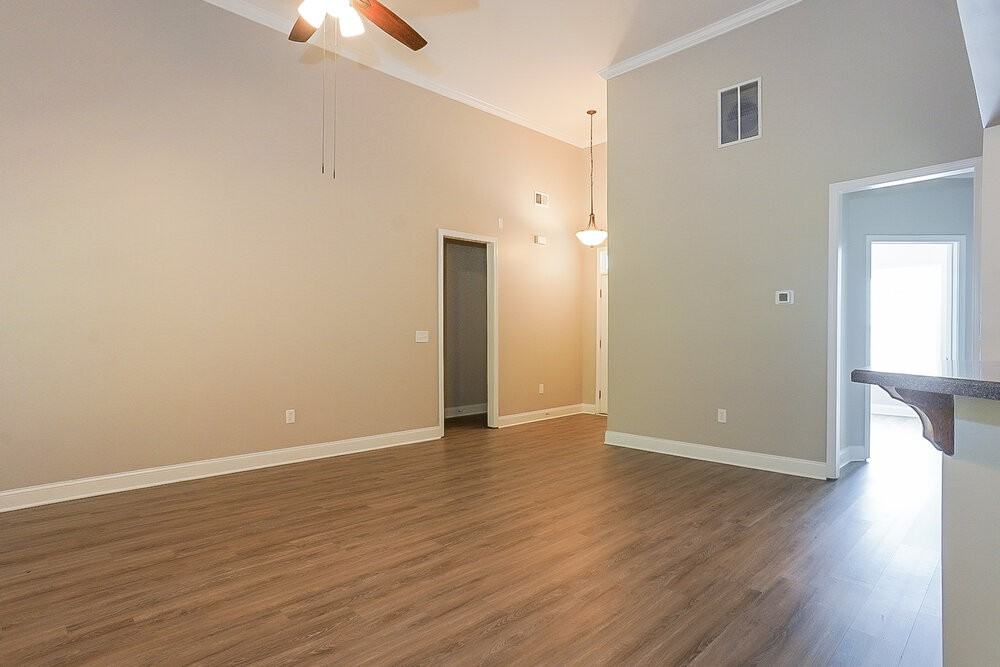 215 Village Park Dr - Photo 5 of 16