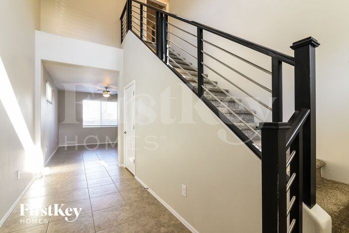 2875 N Fair Oaks Ave - Photo 2 of 16