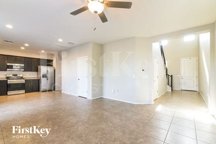 2875 N Fair Oaks Ave - Photo 3 of 16