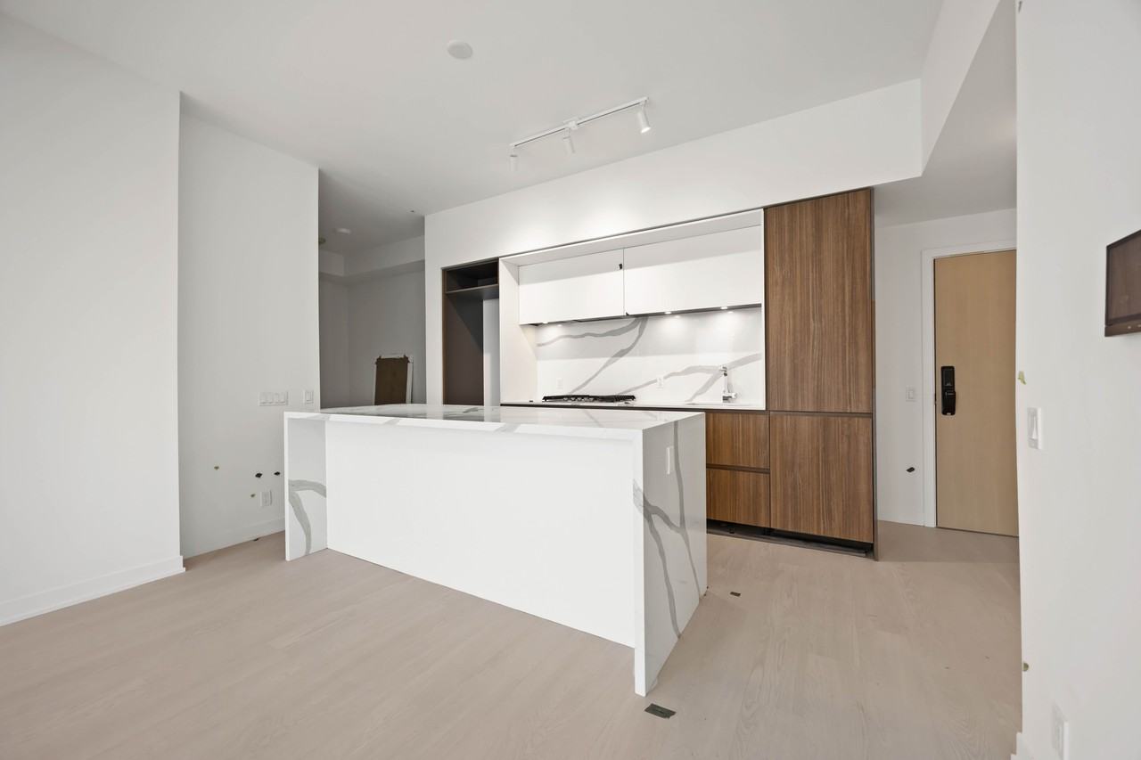 1 Hillsdale Avenue West #704 - Photo 2 of 30