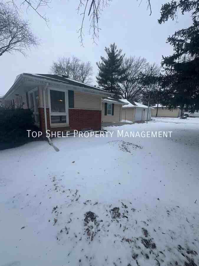 1401 Elder Ln - Photo 2 of 12