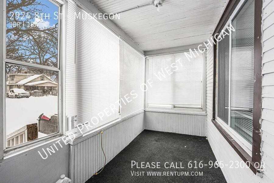 2924 8th St - Photo 2 of 16