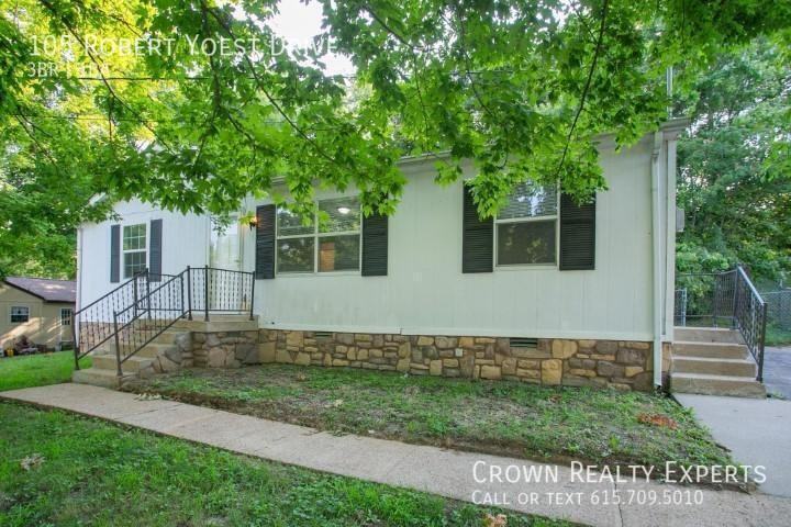 105 Robert Yoest Dr - Photo 2 of 24