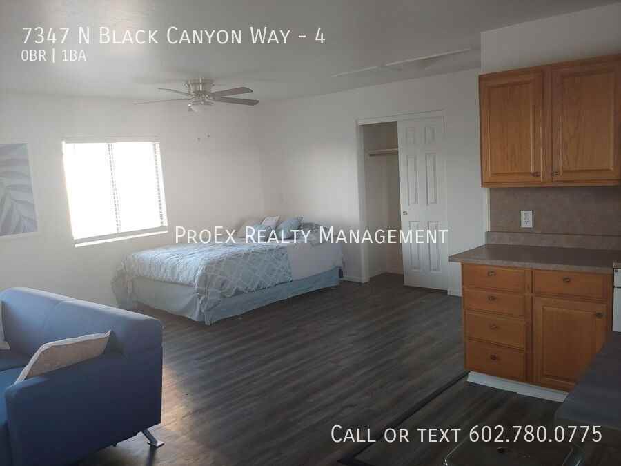 7347 N Black Canyon Hwy #4 - Photo 2 of 8