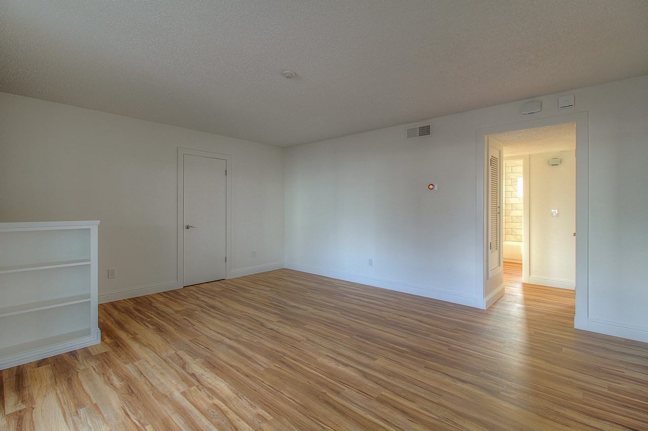 1530 Boston Ct #17 - Photo 5 of 16