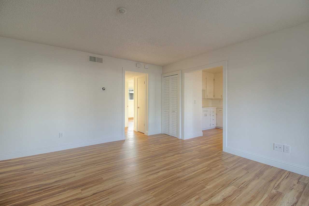 1530 Boston Ct #17 - Photo 6 of 16