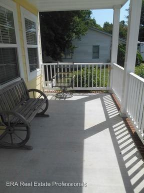 150 Riverview Ave - Photo 3 of 20