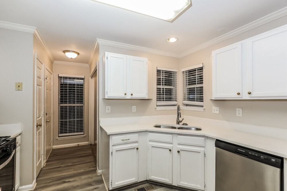 403 Streamview Ln - Photo 7 of 18