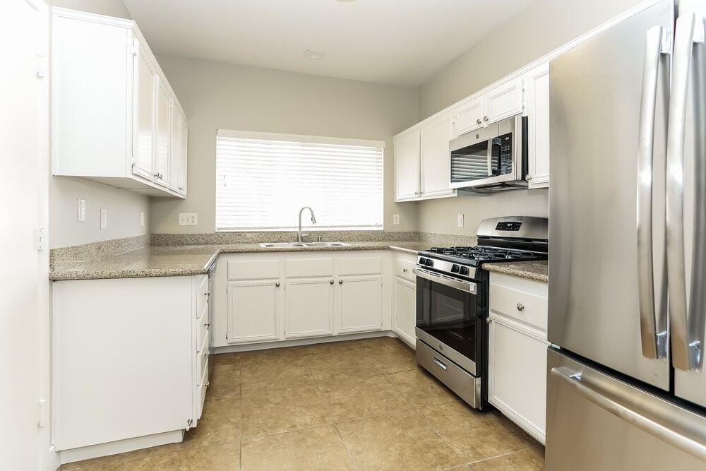 8044 Exploration Ave - Photo 6 of 16