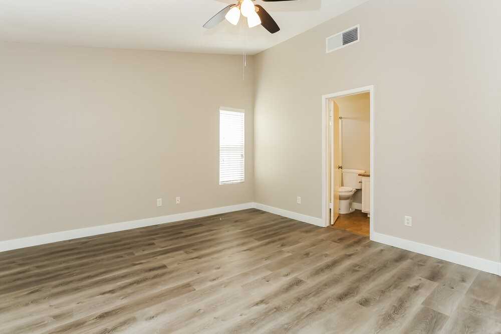 8044 Exploration Ave - Photo 7 of 16