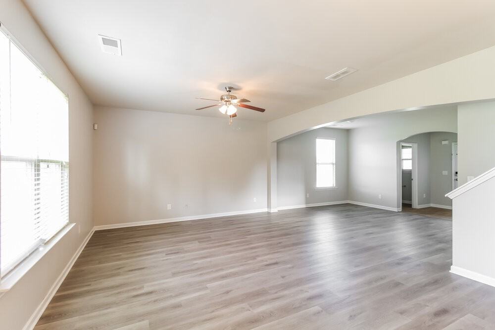 110 Biscayne Ter - Photo 4 of 17